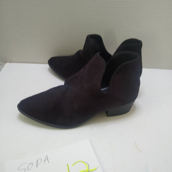 Women Soda black suede Booties size 7 1/2 - Picture 1 of 7